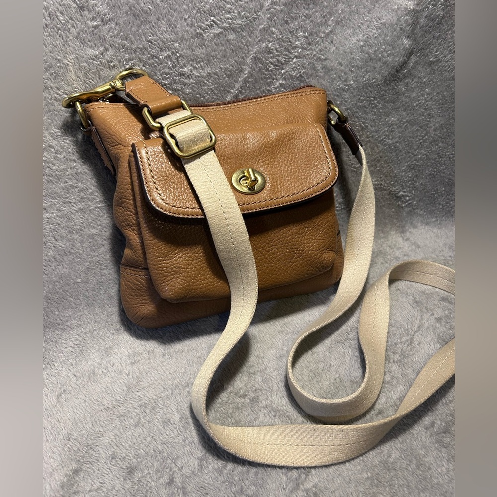 Coach Park Pebbled Leather Swingpack w/ Gold Hardware - Picture 3 of 14